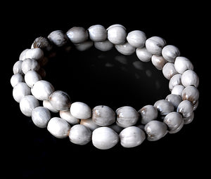 Handmade spiral white seed bracelet made in Oaxaca