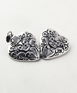 Luxury two sided heart shaped .925 silver locket Open back